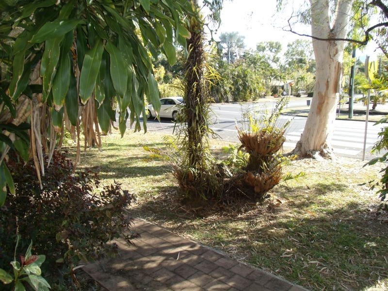 2/21-31 Poinciana Street, Holloways Beach QLD 4878