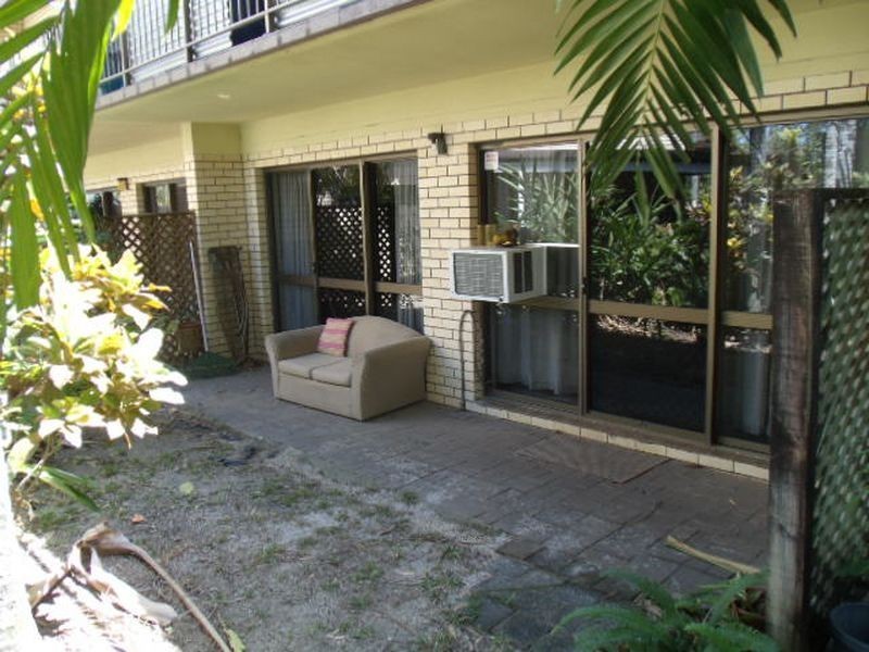 2/21-31 Poinciana Street, Holloways Beach QLD 4878
