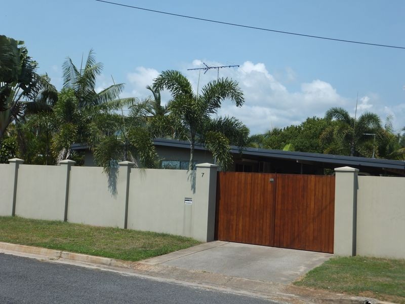 7 Eagle Close, Yorkeys Knob QLD 4878