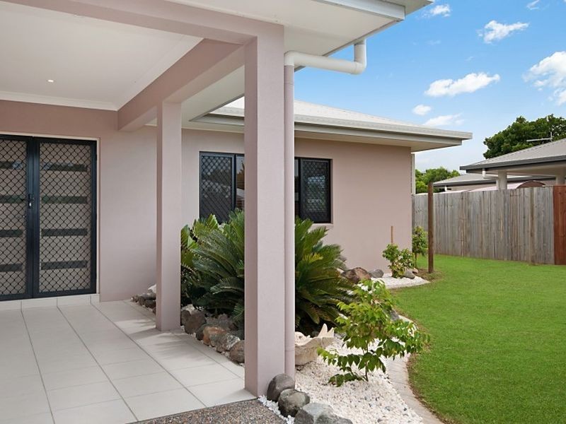 9 Norfolk Close, Holloways Beach QLD 4878