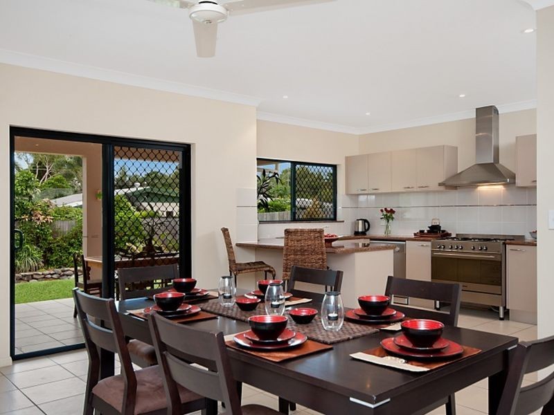 9 Norfolk Close, Holloways Beach QLD 4878