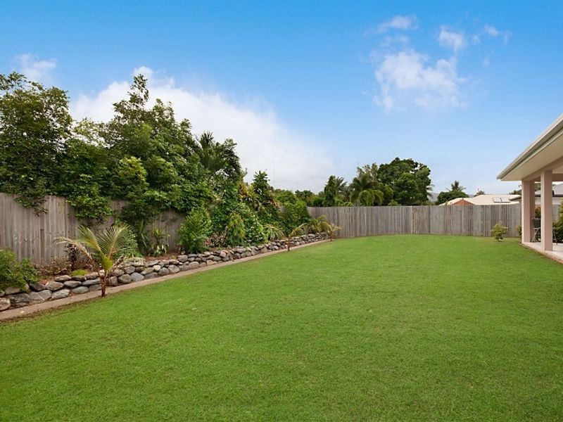 9 Norfolk Close, Holloways Beach QLD 4878