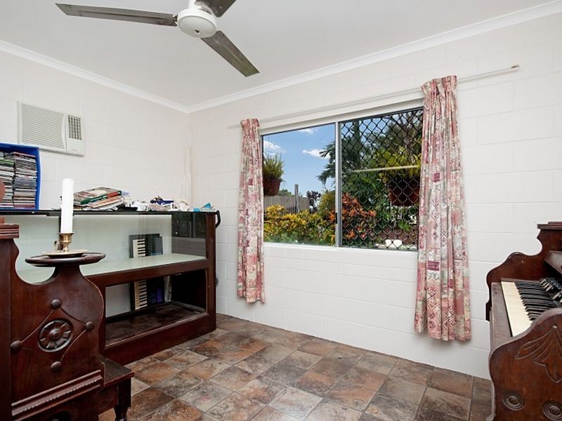 389 Varley Street, Yorkeys Knob QLD 4878