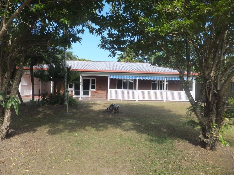 6 Granadilla Street, Holloways Beach QLD 4878