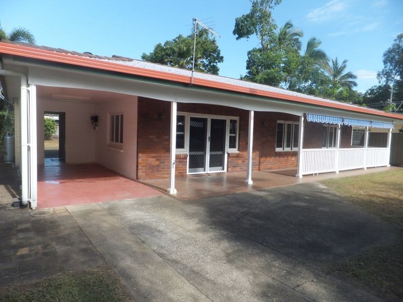 6 Granadilla Street, Holloways Beach QLD 4878