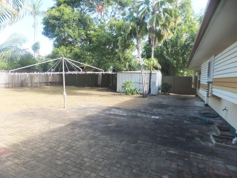 6 Granadilla Street, Holloways Beach QLD 4878