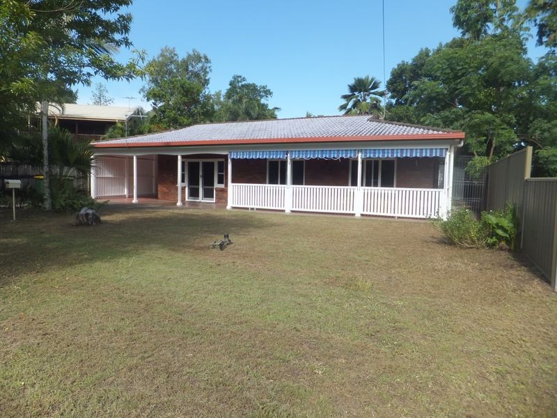 6 Granadilla Street, Holloways Beach QLD 4878