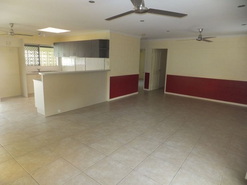 9 Cantal Close, Smithfield QLD 4878