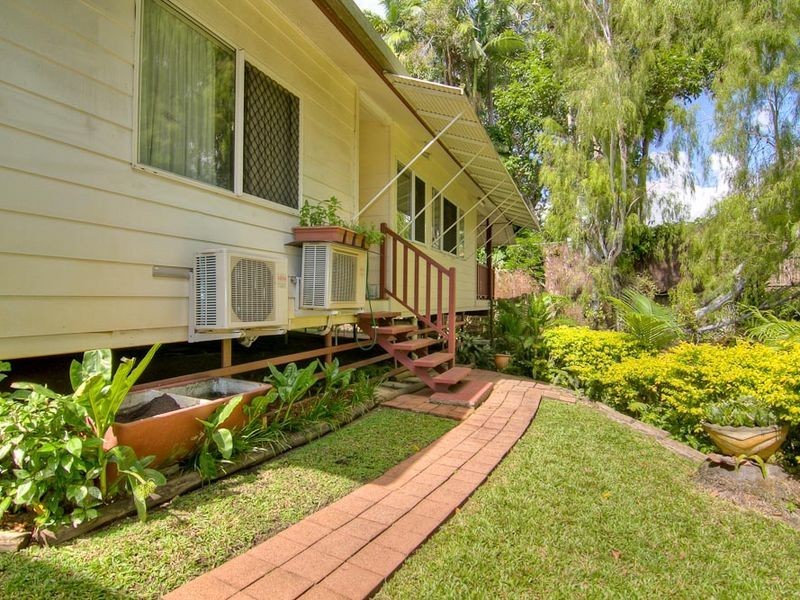 17 Atherton Street, Yorkeys Knob QLD 4878