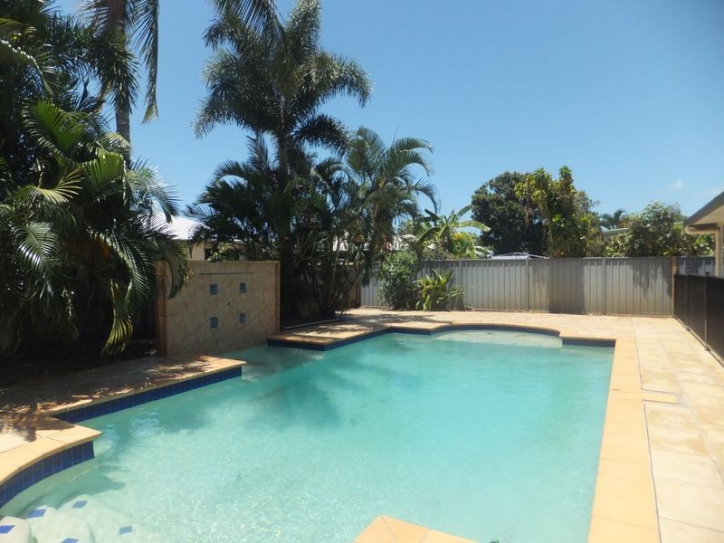 20 Walnut Street, Holloways Beach QLD 4878