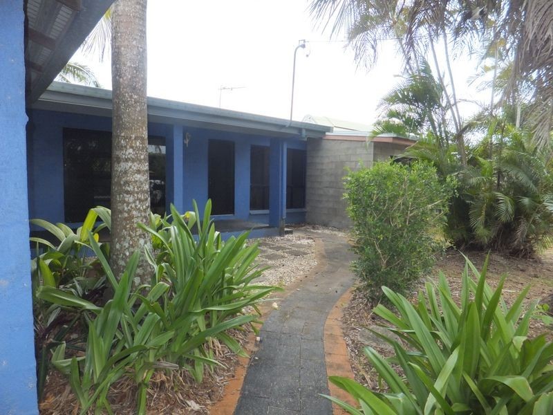 20 Walnut Street, Holloways Beach QLD 4878
