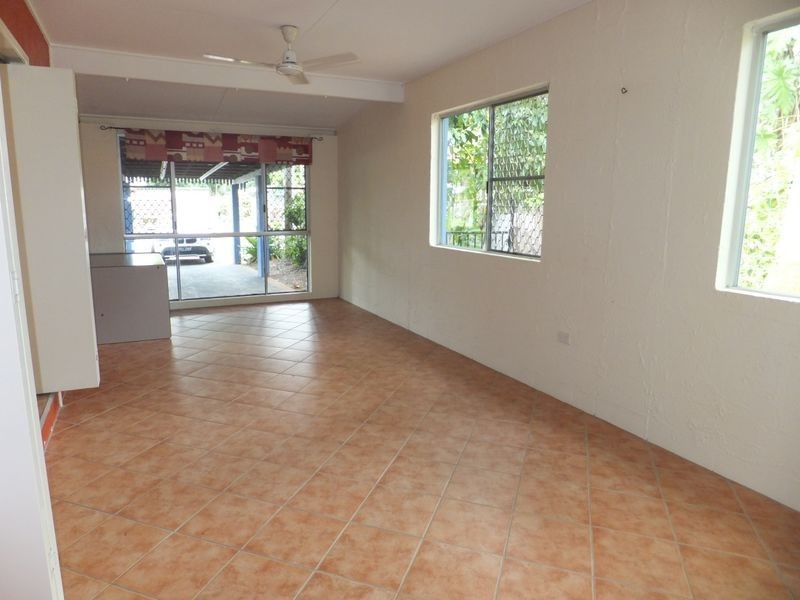 20 Walnut Street, Holloways Beach QLD 4878