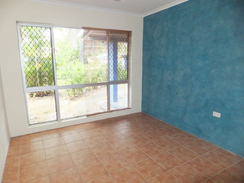 20 Walnut Street, Holloways Beach QLD 4878
