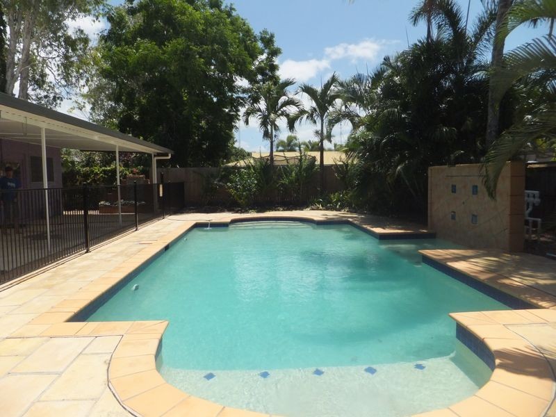 20 Walnut Street, Holloways Beach QLD 4878