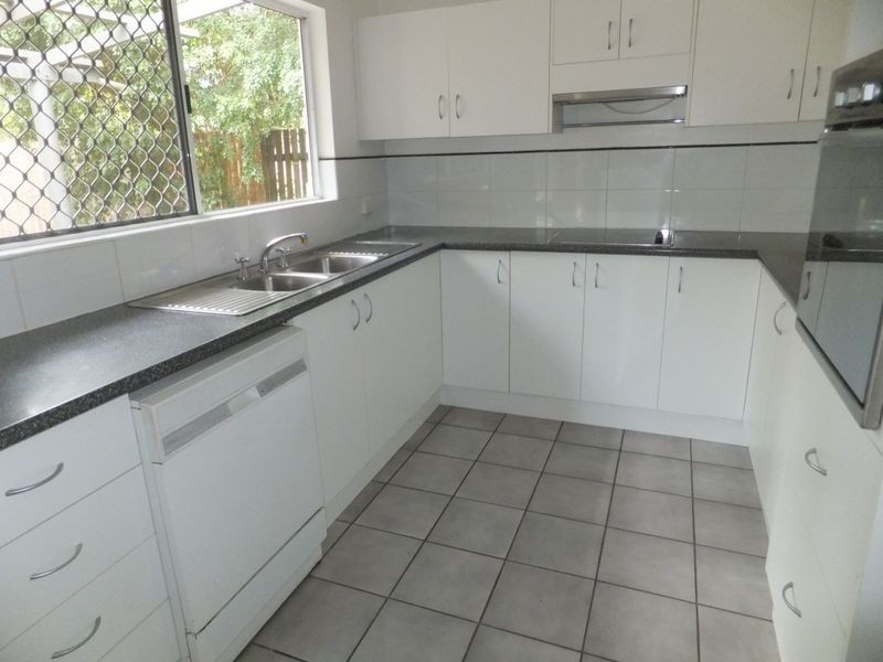 89 Baronia Crescent, Holloways Beach QLD 4878