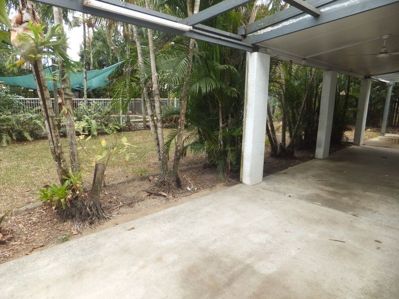 89 Baronia Crescent, Holloways Beach QLD 4878