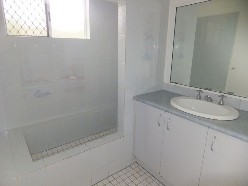 89 Baronia Crescent, Holloways Beach QLD 4878