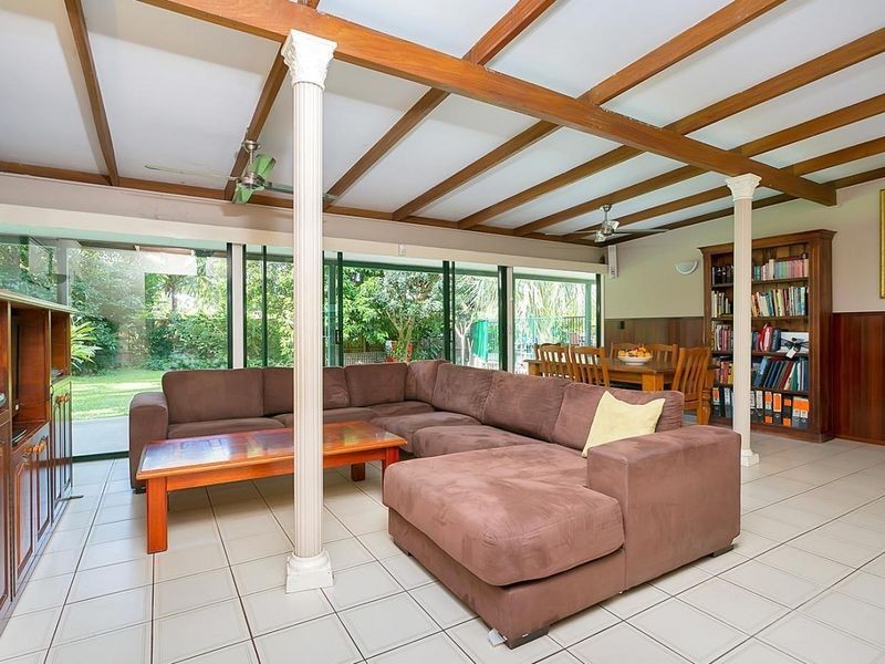1 Captain Cook Highway, Kewarra Beach QLD 4879
