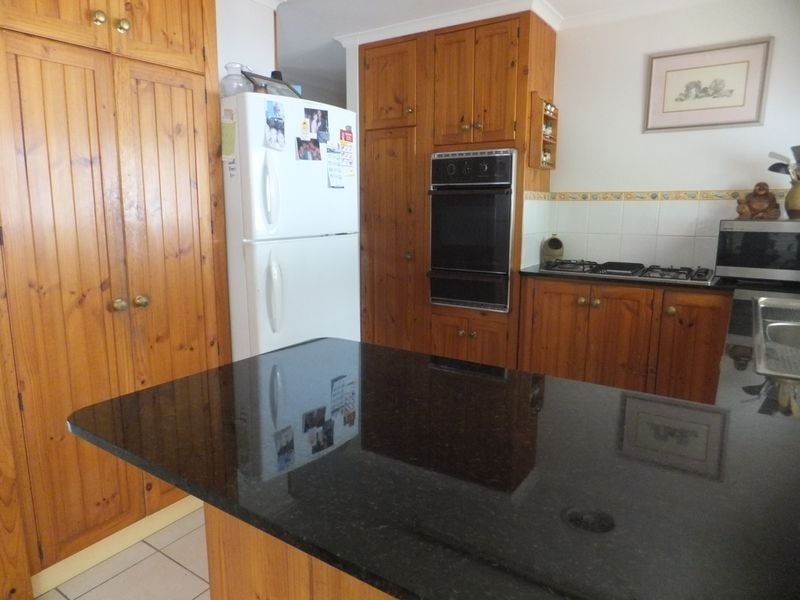 2 Narelle Close, Yorkeys Knob QLD 4878
