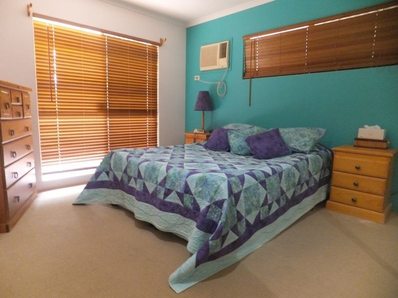 2 Narelle Close, Yorkeys Knob QLD 4878