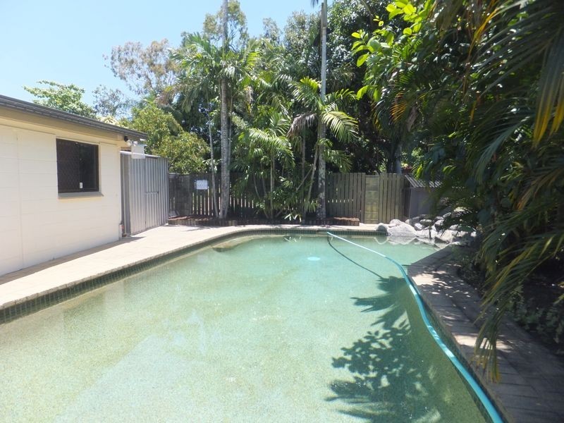 2 Narelle Close, Yorkeys Knob QLD 4878