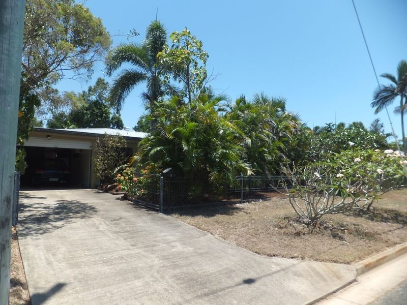 2 Narelle Close, Yorkeys Knob QLD 4878