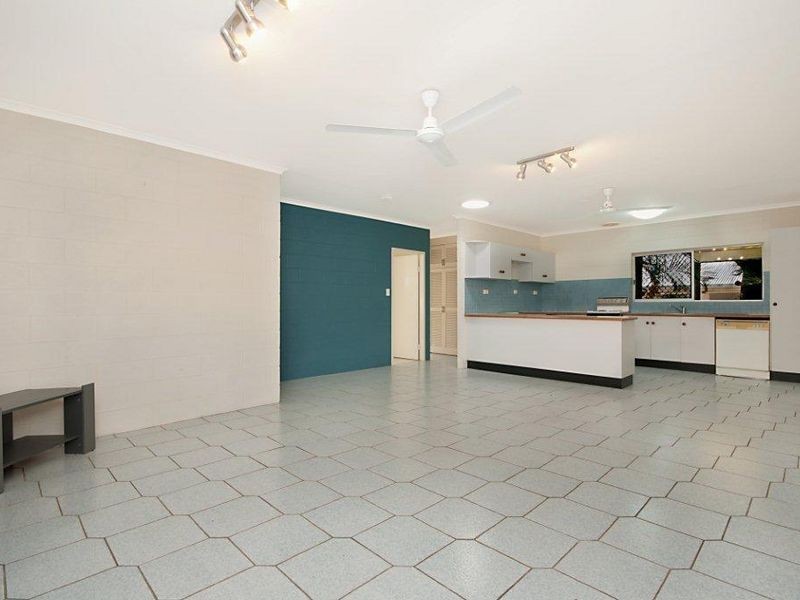 1/11 Nancy Street, Yorkeys Knob QLD 4878