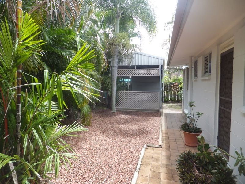 1/1 Tee Street, Yorkeys Knob QLD 4878