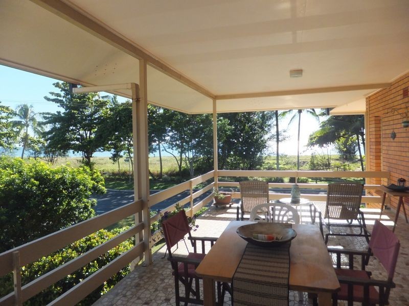 1/49 Sims Esplanade, Yorkeys Knob QLD 4878
