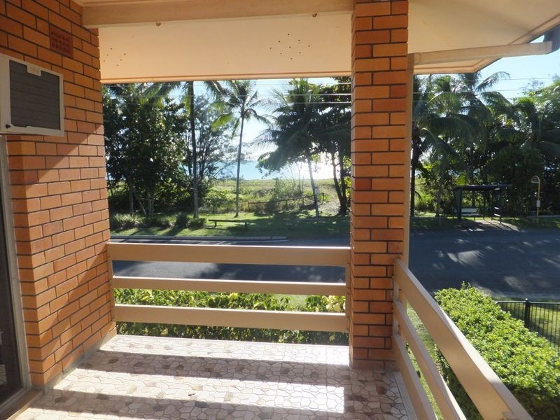 1/49 Sims Esplanade, Yorkeys Knob QLD 4878