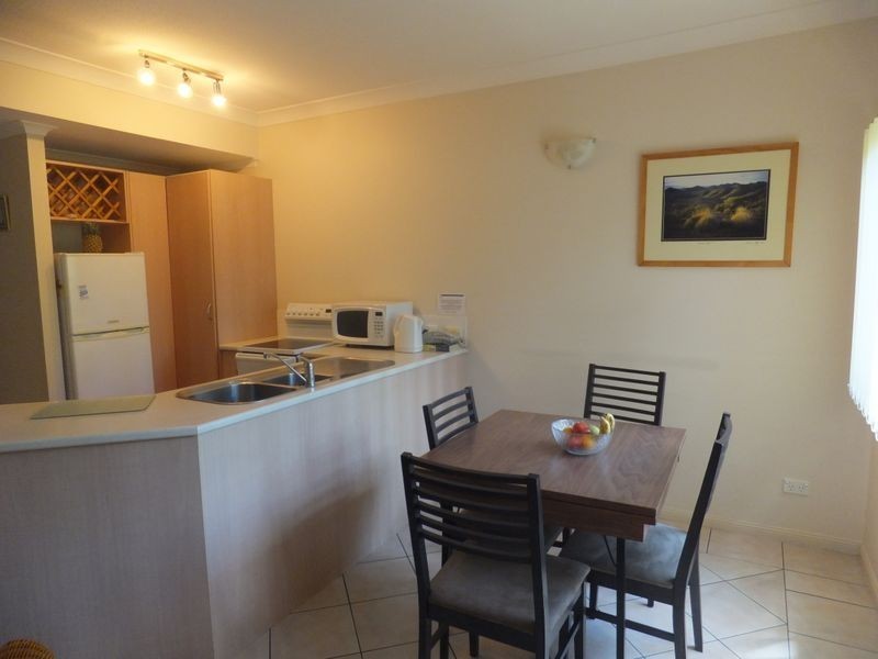 21/255 Lake Street, Aeroglen QLD 4870