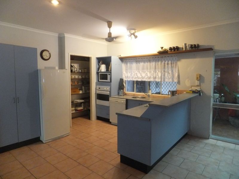 8A Albion Street, Yorkeys Knob QLD 4878