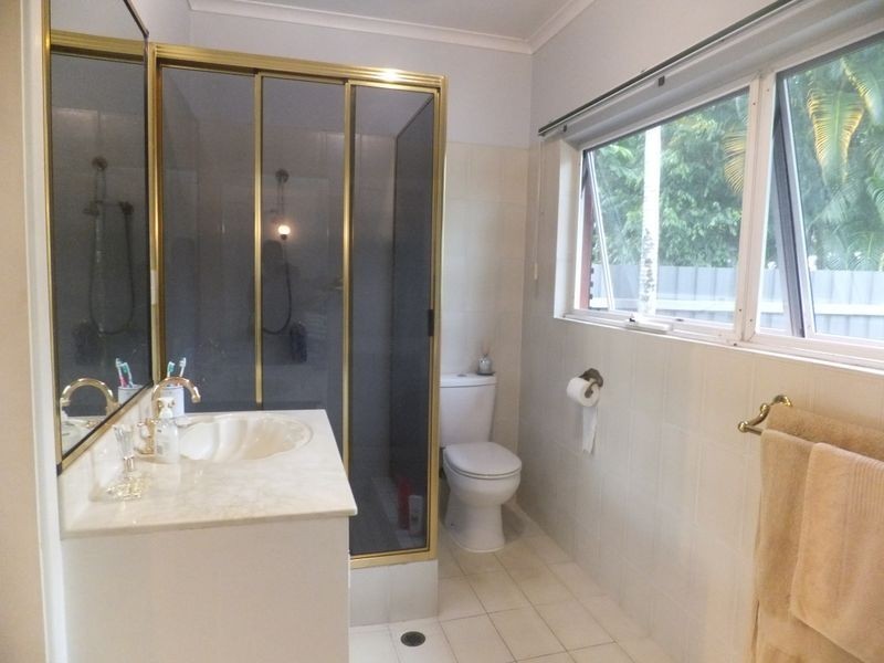 8A Albion Street, Yorkeys Knob QLD 4878