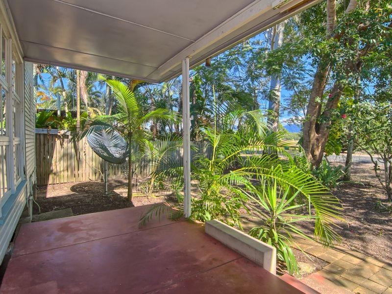 15 Prior Street, Machans Beach QLD 4878