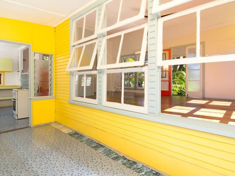 15 Prior Street, Machans Beach QLD 4878