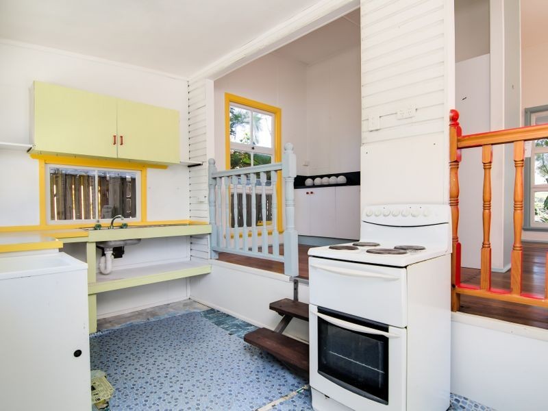 15 Prior Street, Machans Beach QLD 4878