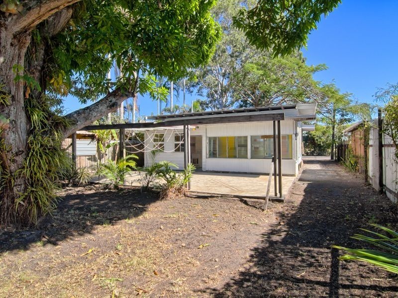 15 Prior Street, Machans Beach QLD 4878