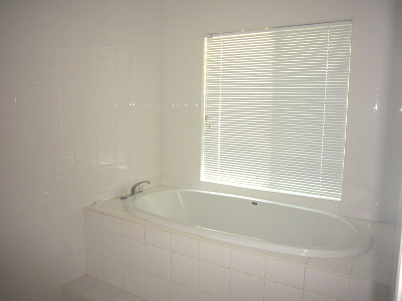 34 Parkinson Ave, Kewarra Beach QLD 4879