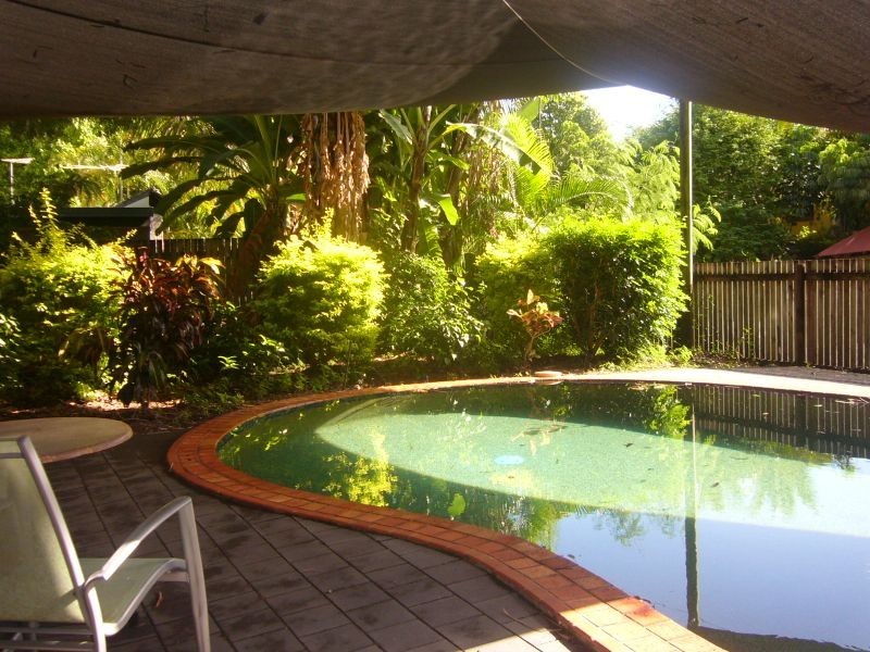 2/21 Bouganvillea Street, Holloways Beach QLD 4878