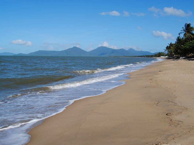 2/21 Bouganvillea Street, Holloways Beach QLD 4878