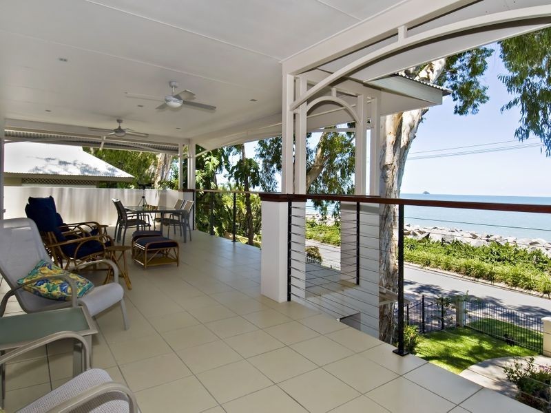 11 Arlington Esplanade, Clifton Beach QLD 4879