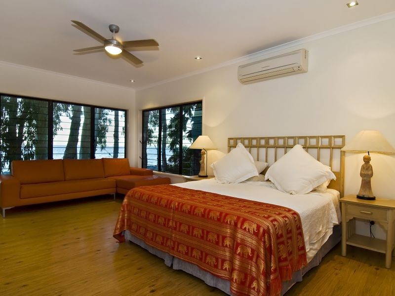 11 Arlington Esplanade, Clifton Beach QLD 4879