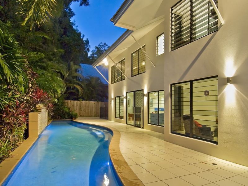 11 Arlington Esplanade, Clifton Beach QLD 4879