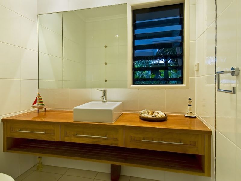 11 Arlington Esplanade, Clifton Beach QLD 4879