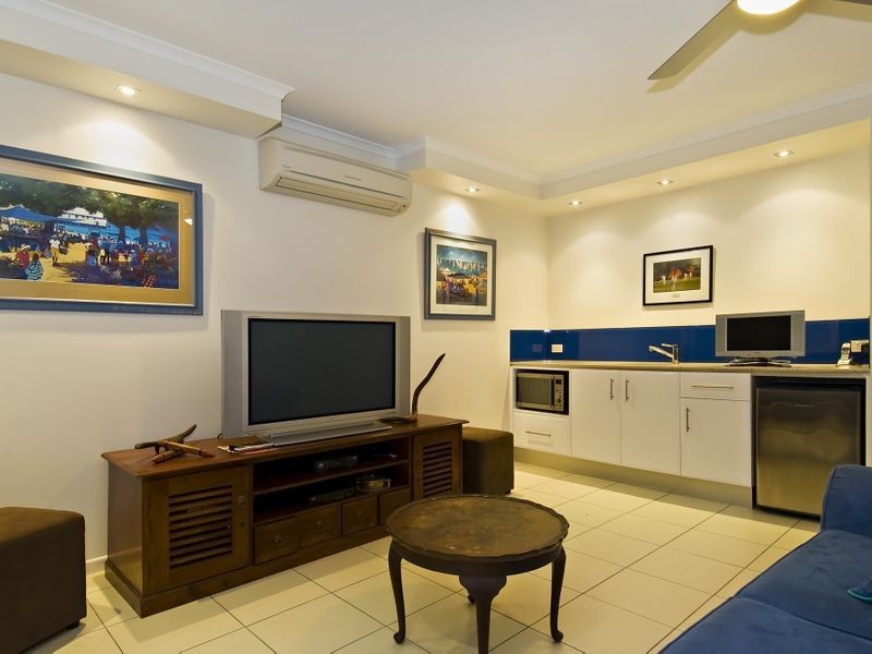 11 Arlington Esplanade, Clifton Beach QLD 4879