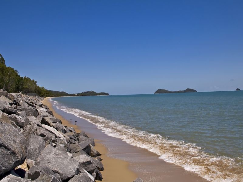 11 Arlington Esplanade, Clifton Beach QLD 4879