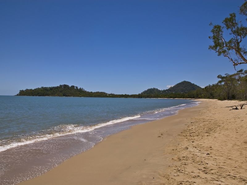 11 Arlington Esplanade, Clifton Beach QLD 4879