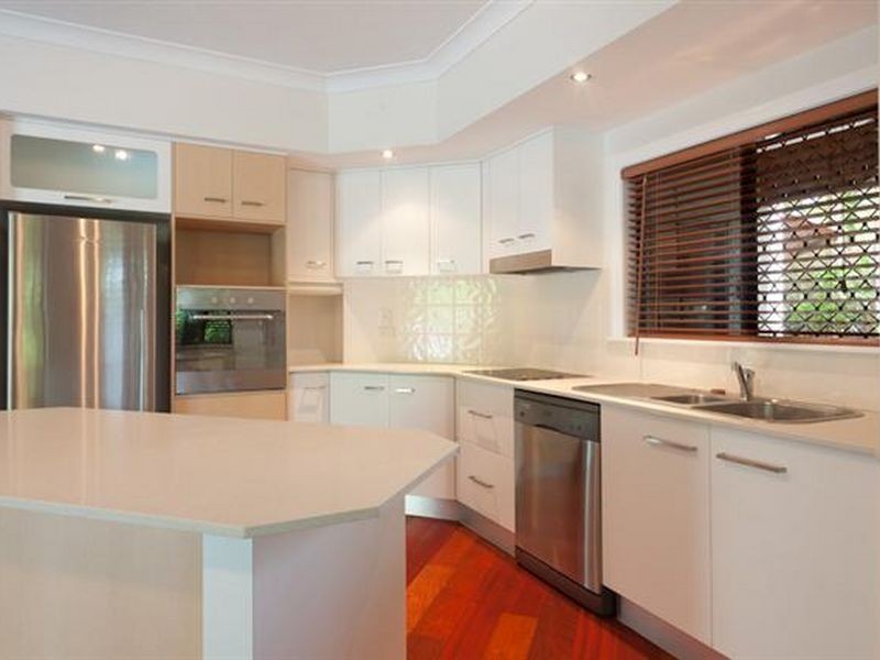 2/11 Rutherford Street THE BEACHSIDE, Yorkeys Knob QLD 4878