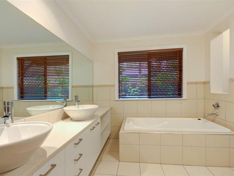 2/11 Rutherford Street THE BEACHSIDE, Yorkeys Knob QLD 4878
