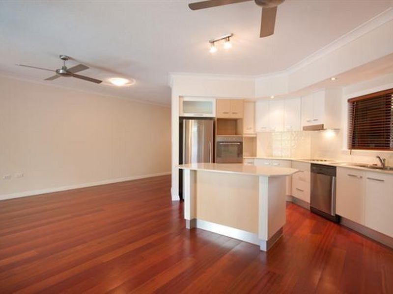 2/11 Rutherford Street THE BEACHSIDE, Yorkeys Knob QLD 4878